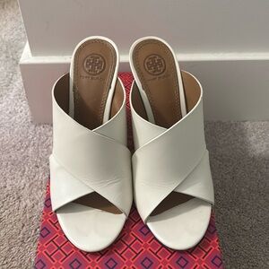 Tory Burch ivory color cube mule- excellent- size 7